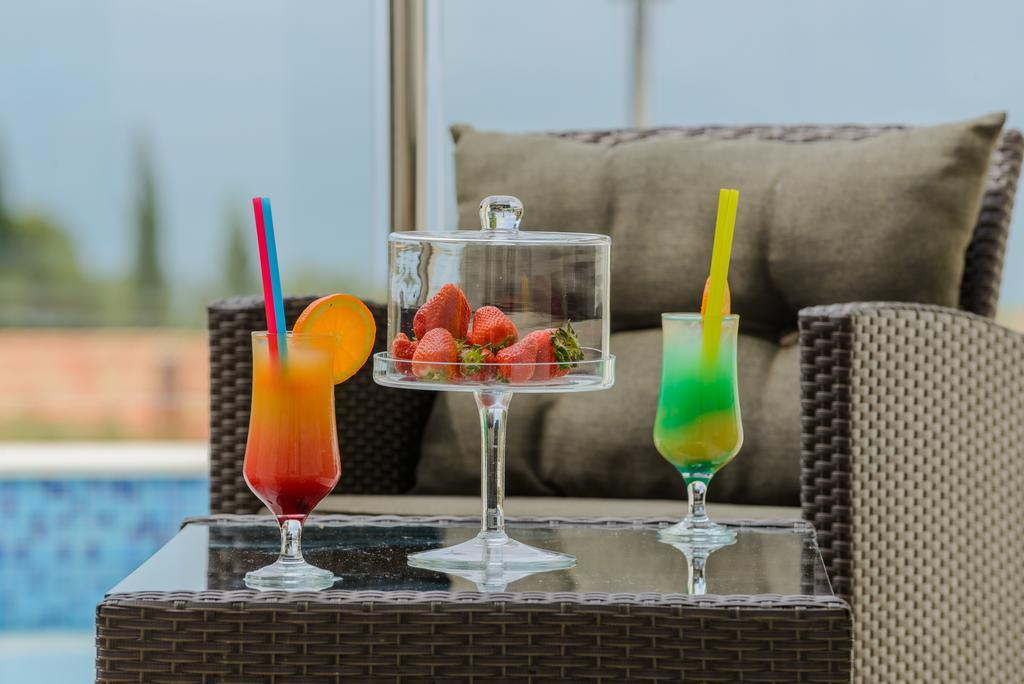 Tandem Apartments With Swimming Pool Cavtat Bagian luar foto